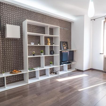 Cozy & Spacious Flat Near Victoriei Square Bucharest Exterior photo