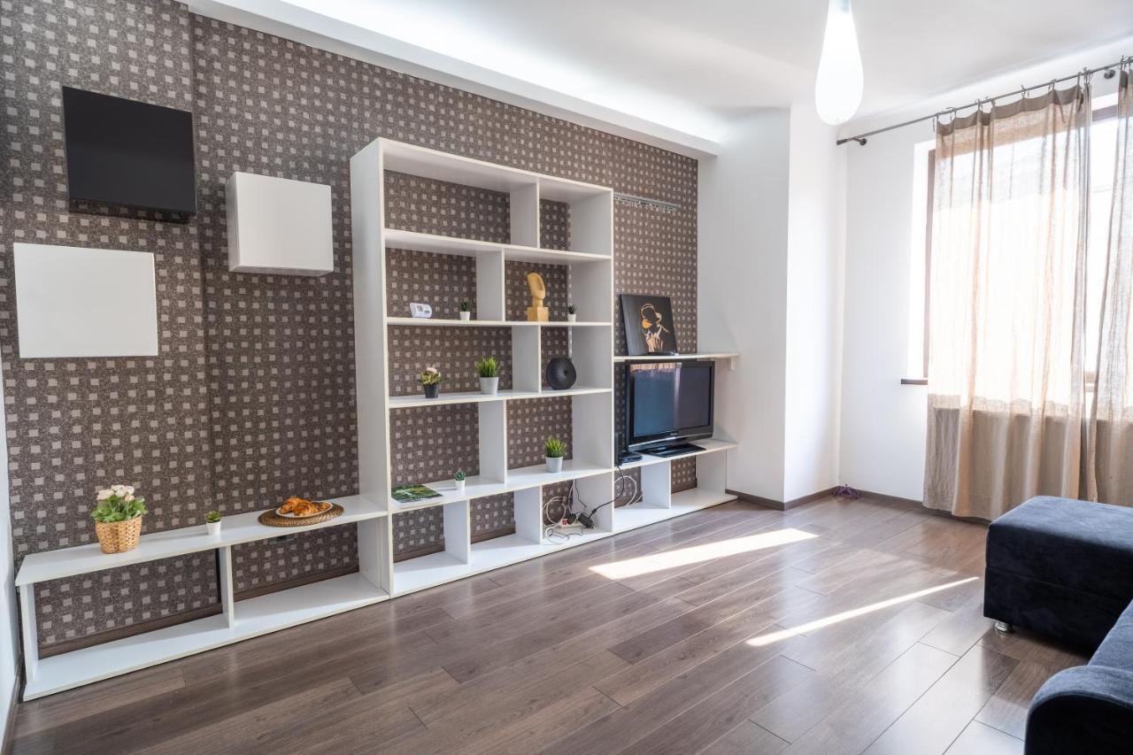 Cozy & Spacious Flat Near Victoriei Square Bucharest Exterior photo